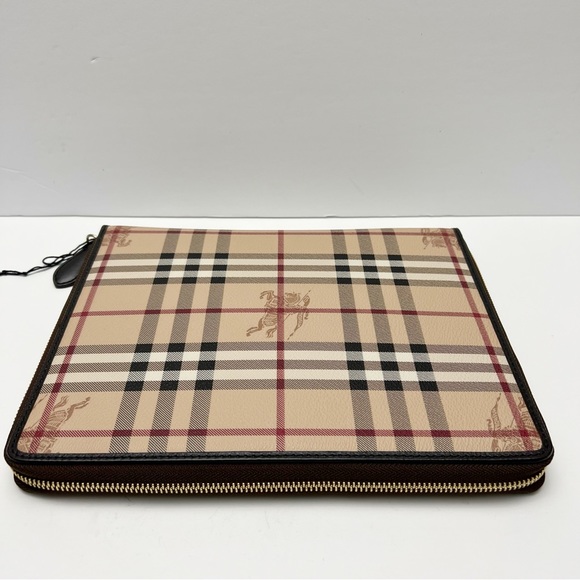 Burberry Haymarket Check Coated Logo Canvas iPad 2 Zip Cover Case - Picture 11 of 12